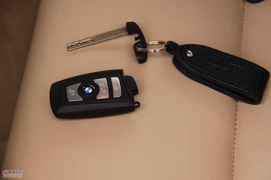 全新宝马5系钥匙