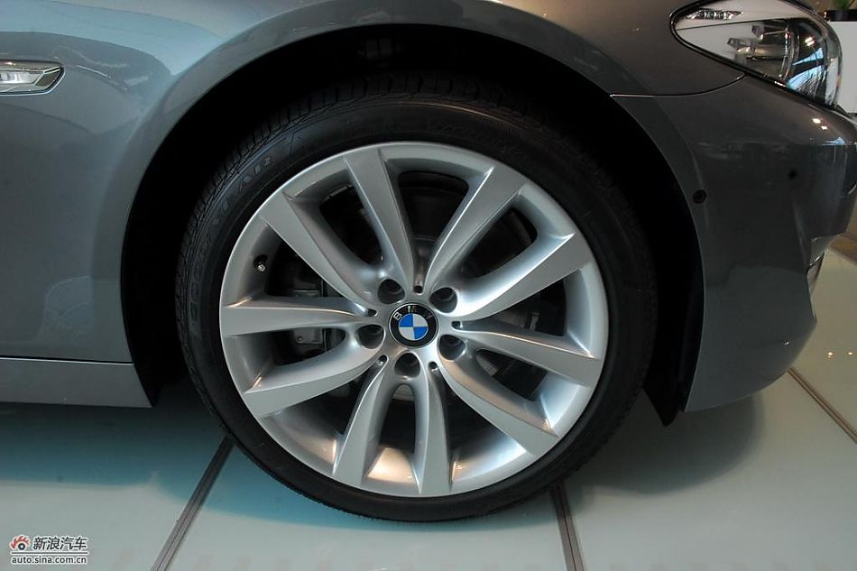BMW宝马530d实拍图