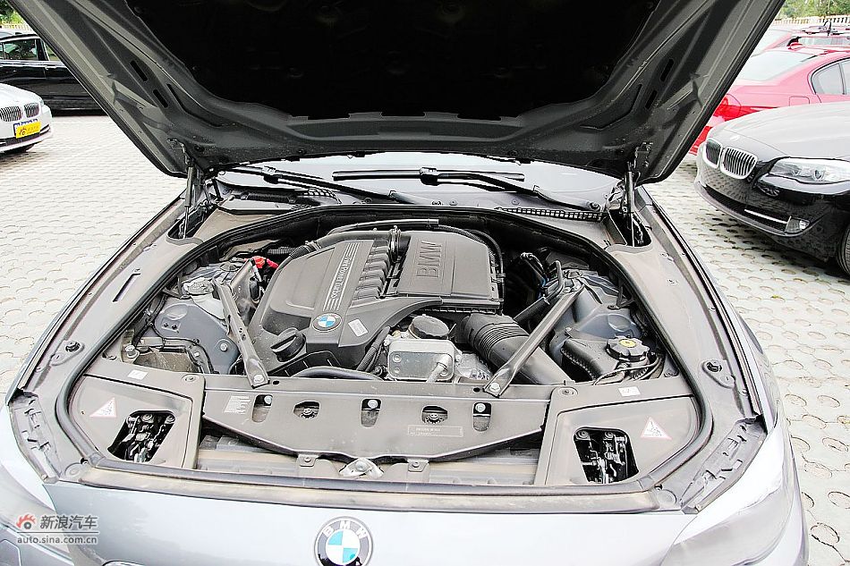 进口宝马535i领先运动型引擎图片