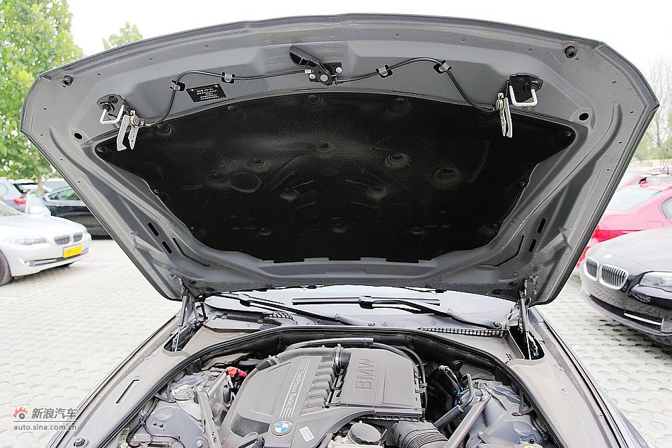 进口宝马535i领先运动型引擎图片