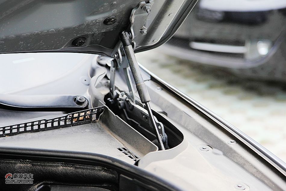 进口宝马535i领先运动型引擎图片