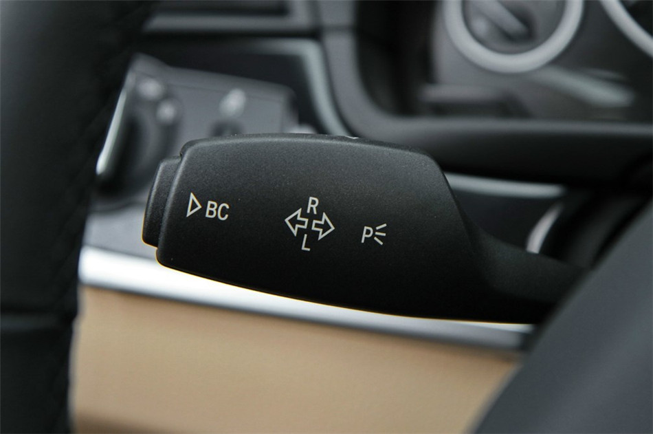 2013款 520i 2.0T AT 典雅型 内饰