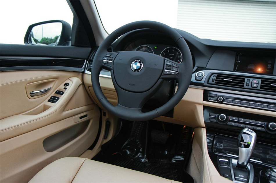2013款 520i 2.0T AT 典雅型 内饰