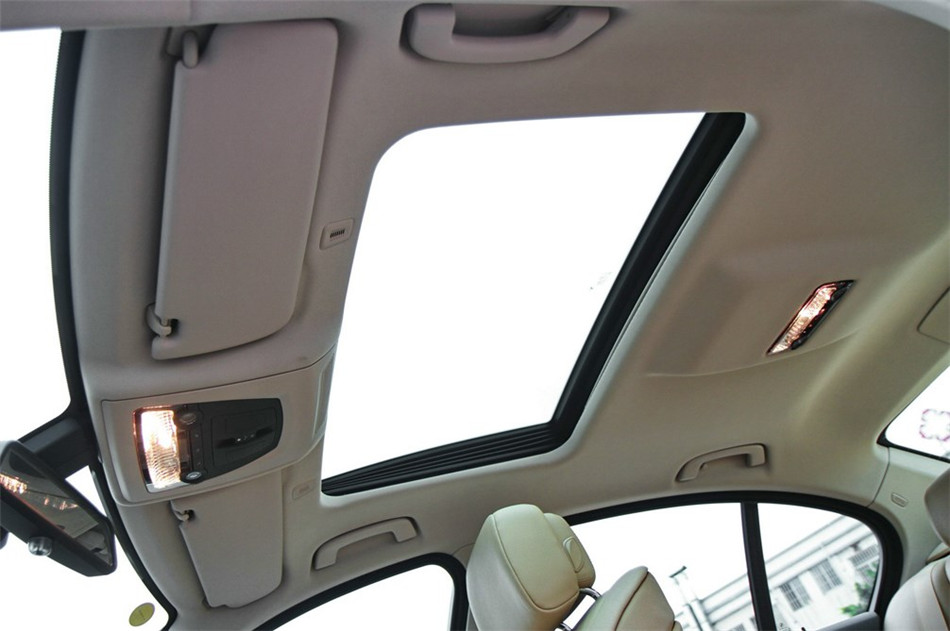 2013款 520i 2.0T AT 典雅型 座椅空间