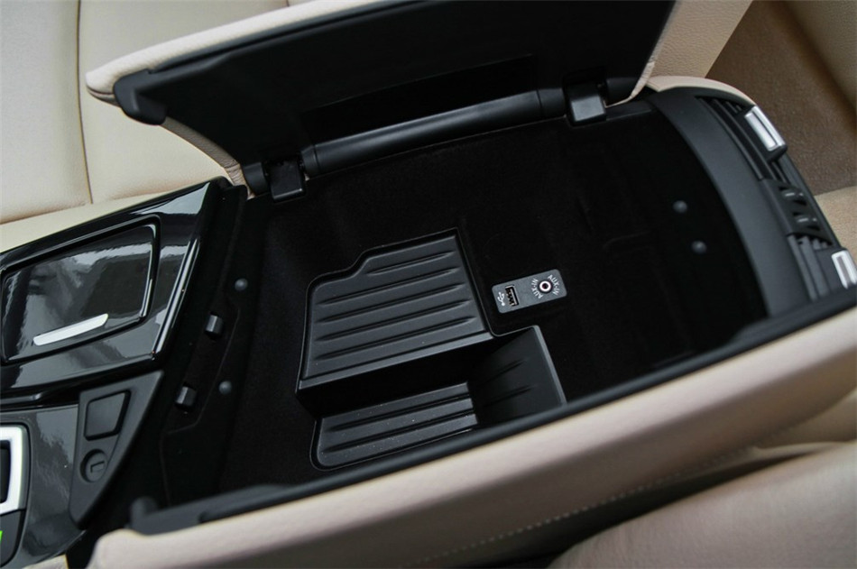 2013款 520i 2.0T AT 典雅型 座椅空间