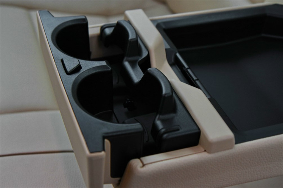 2013款 520i 2.0T AT 典雅型 座椅空间