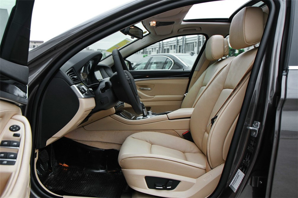 2013款 520i 2.0T AT 典雅型 座椅空间