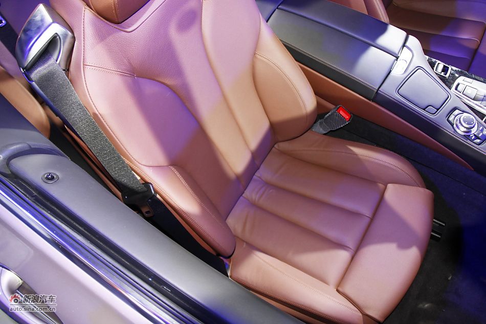 宝马6系敞篷内饰