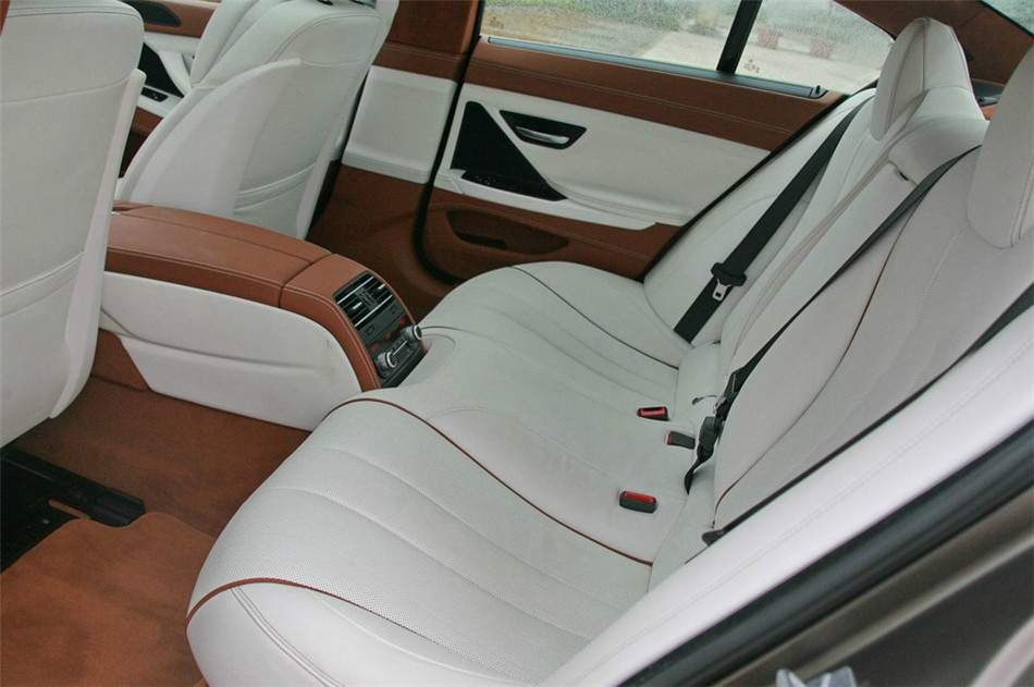 2013款 改款 640i Gran Coupe 座椅空间