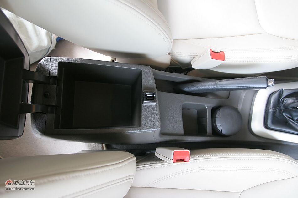 宝骏630 1.5L手动精英型内饰