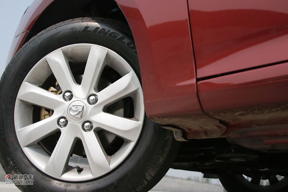 宝骏630 1.5L手动精英型外观细节