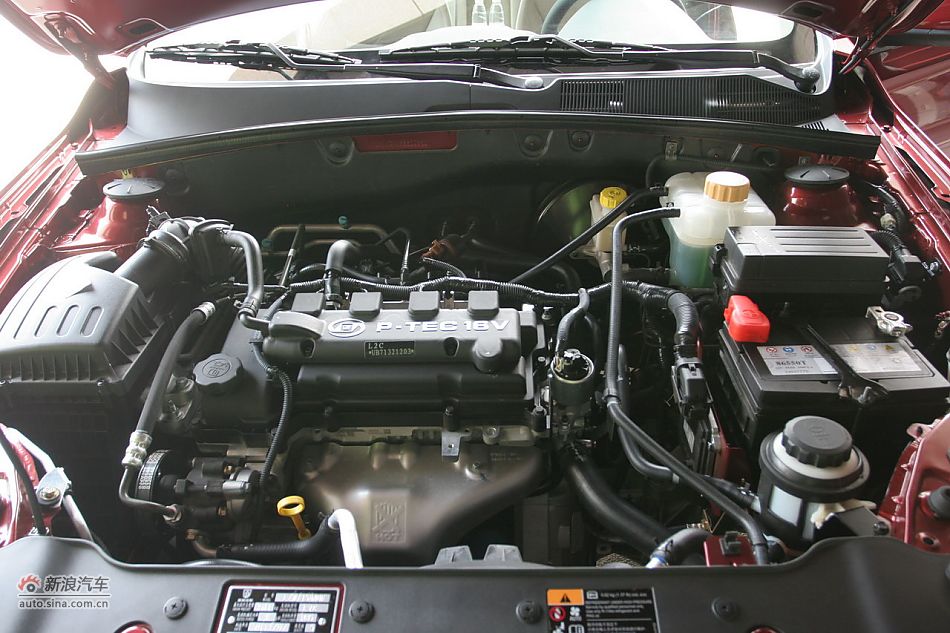 宝骏630 1.5L手动精英型发动机舱