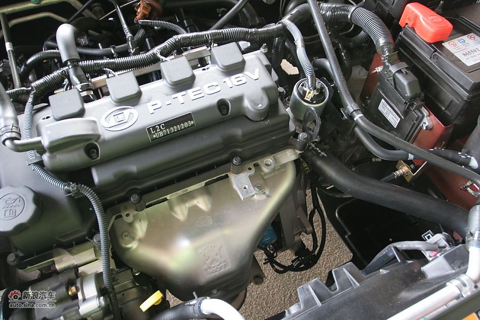 宝骏630 1.5L手动精英型发动机舱