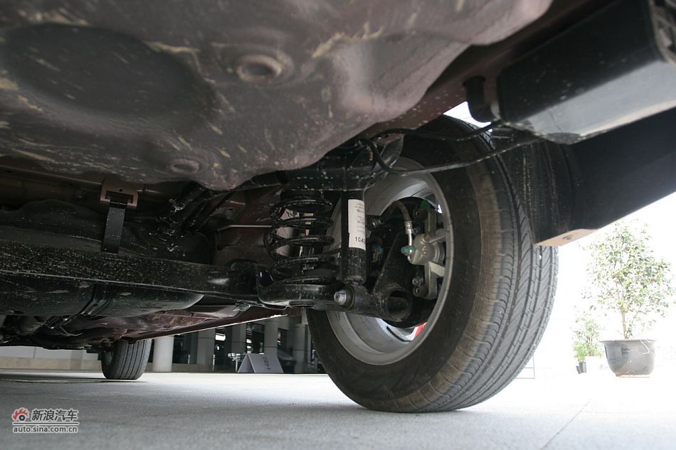 宝骏630 1.5L手动精英型底盘