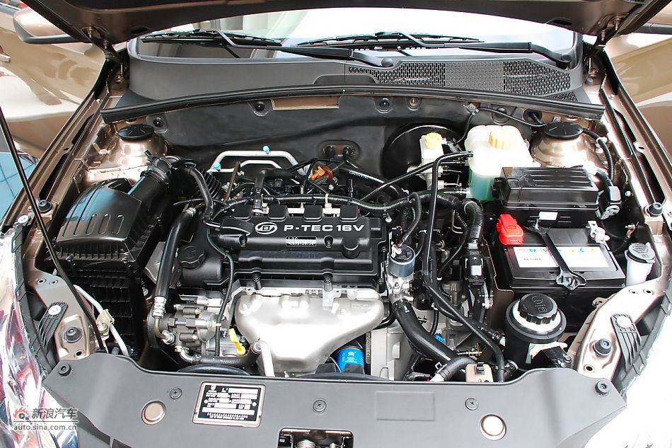 宝骏630发动机舱