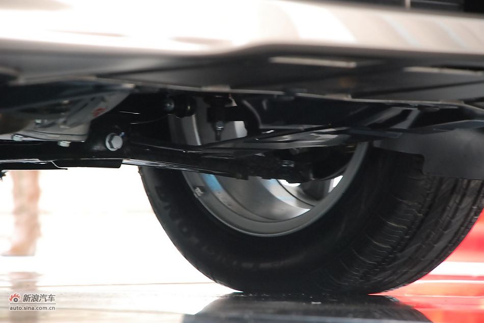 宝骏630底盘悬挂部分
