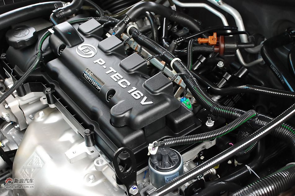 宝骏630发动机舱
