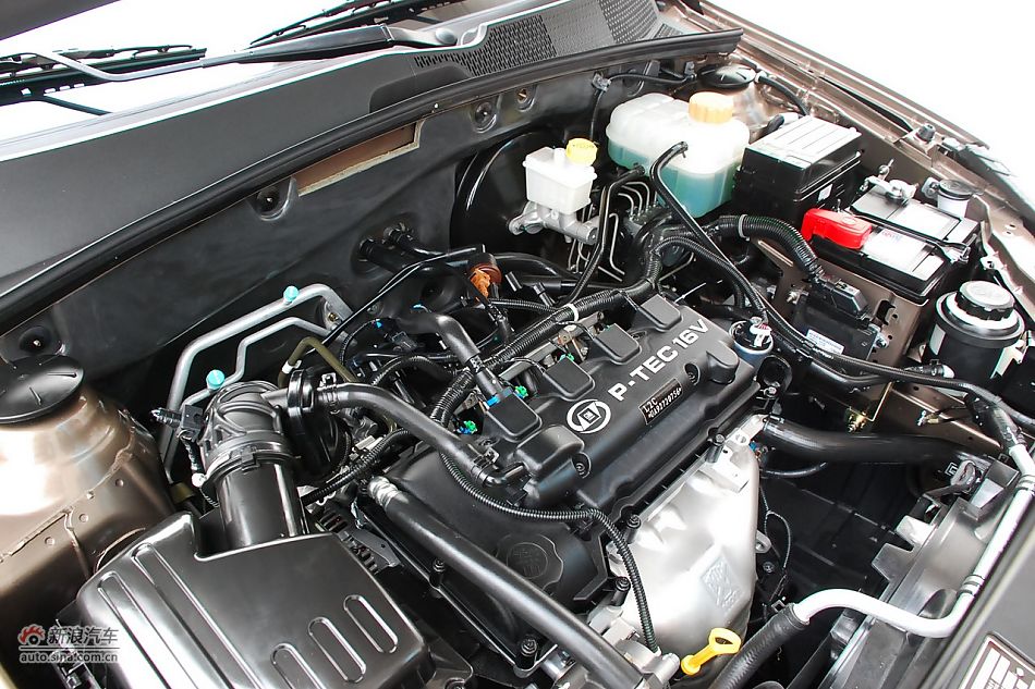 宝骏630发动机舱