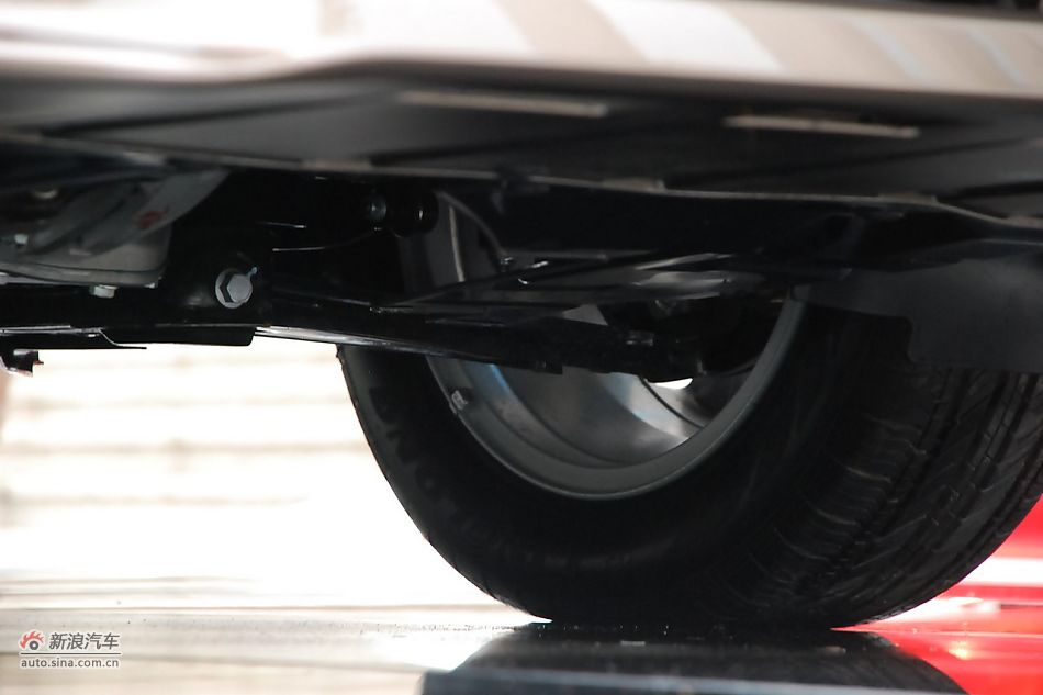 宝骏630底盘悬挂部分