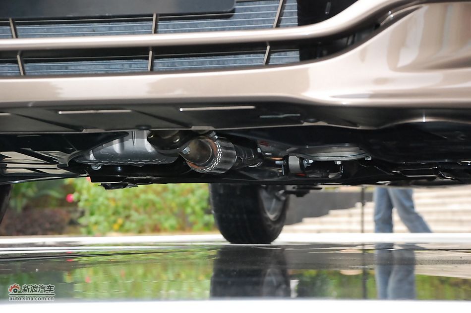 宝骏630底盘悬挂部分