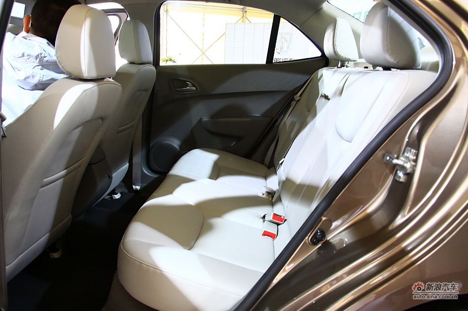 上汽通用五菱宝骏630