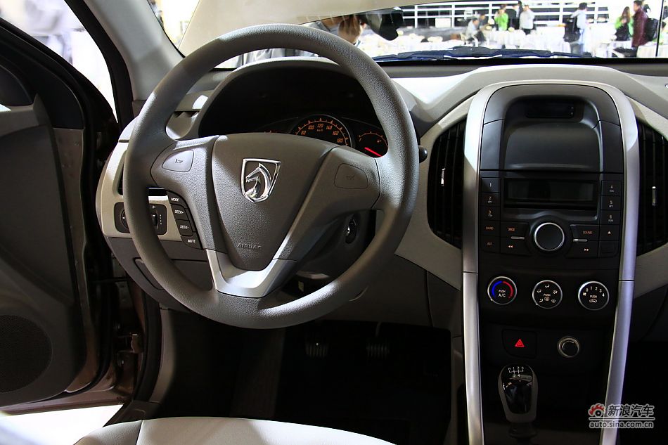 上汽通用五菱宝骏630