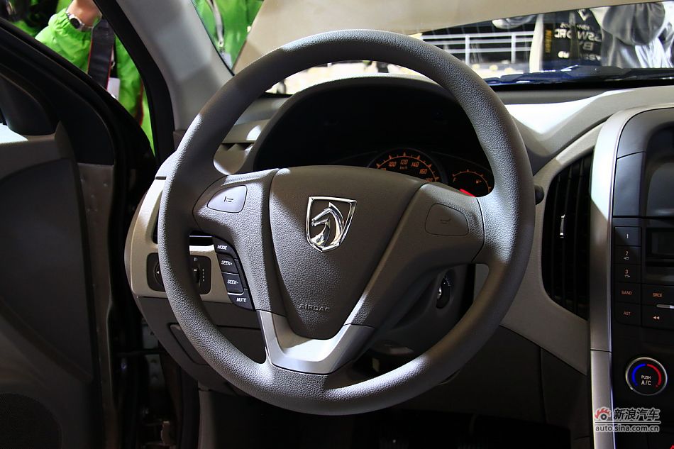 上汽通用五菱宝骏630