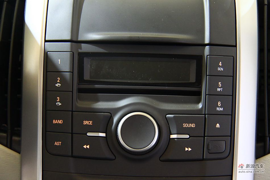 上汽通用五菱宝骏630