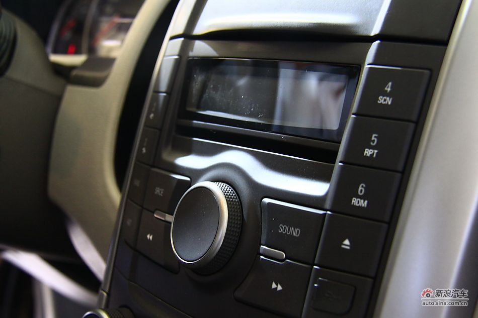 上汽通用五菱宝骏630