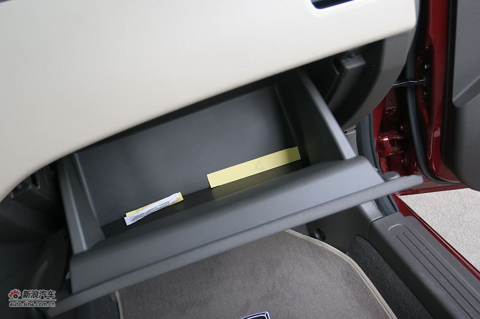宝骏630 1.5L手动精英型空间