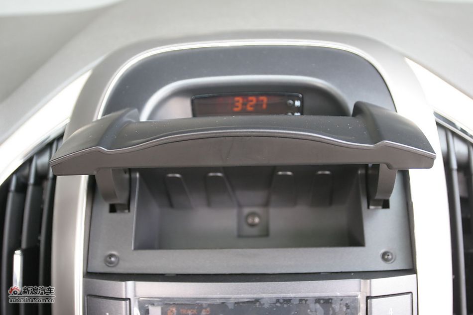 宝骏630 1.5L手动精英型空间