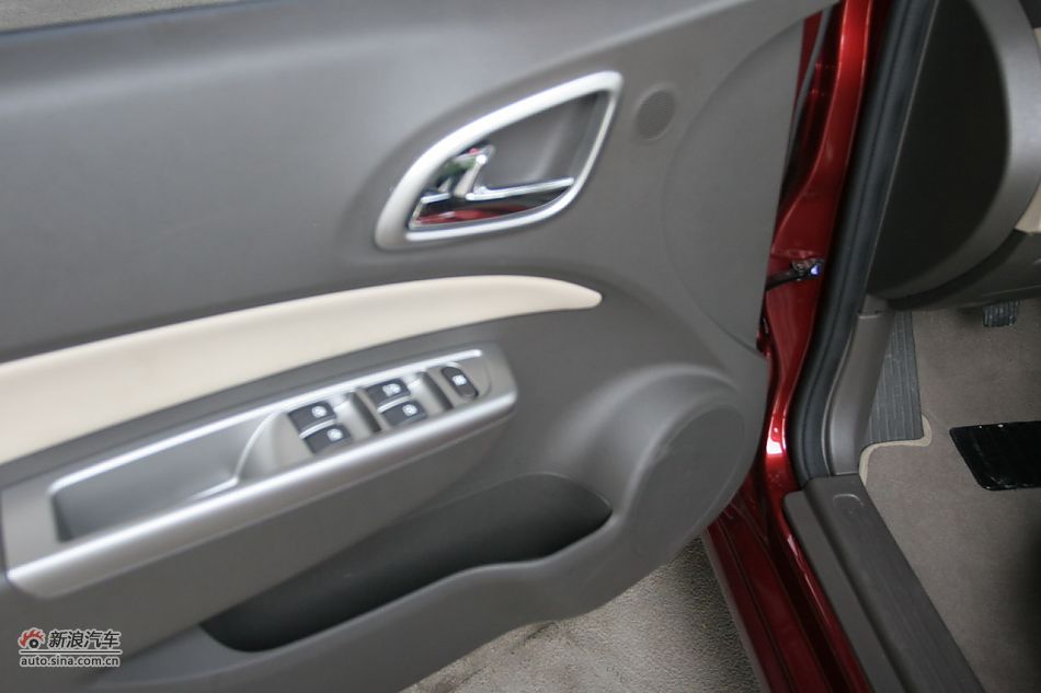 宝骏630 1.5L手动精英型空间