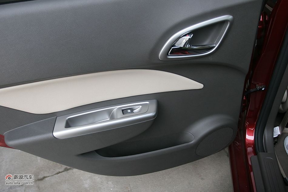 宝骏630 1.5L手动精英型空间