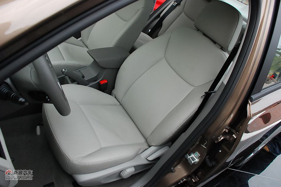 宝骏630内饰