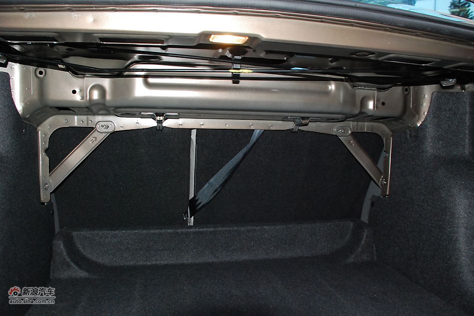 宝骏630后备箱
