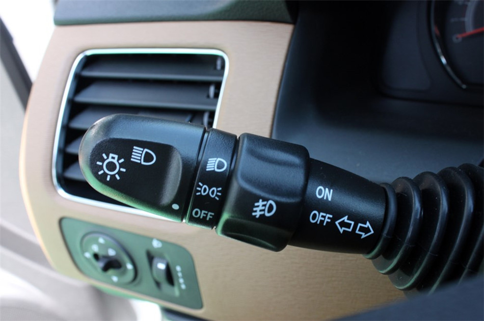 2013款 1.5L MT 精英型 