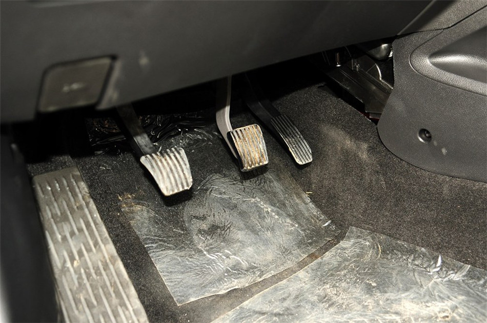 2013款 1.5L MT 精英型 