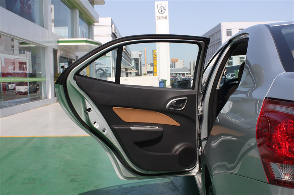 2013款 1.5L MT 精英型 