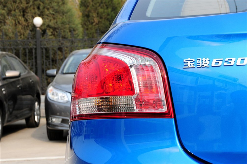 2013款 1.5L MT 精英型