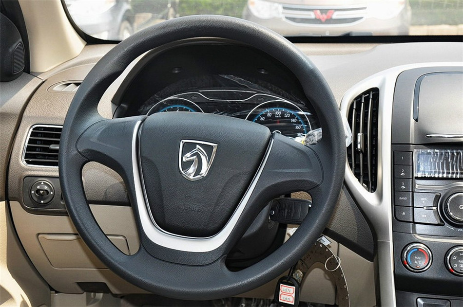 2014款 1.5L MT 舒适型 内饰