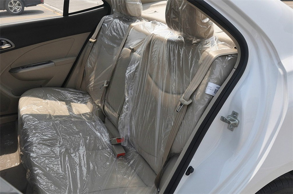 2014款 1.5L MT 舒适型 座椅空间