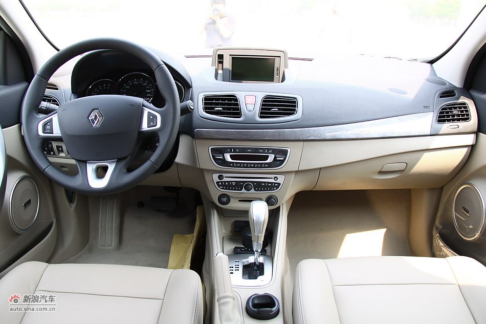 雷诺风朗座椅空间