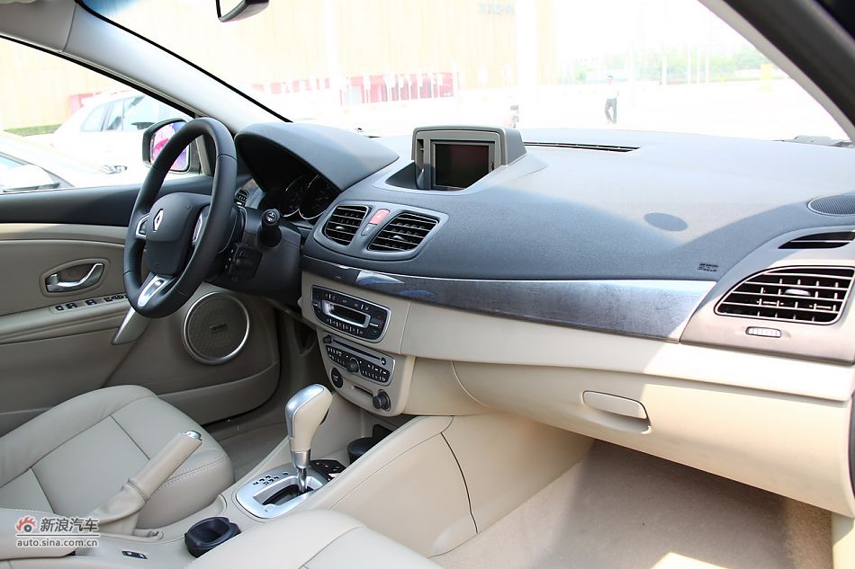 雷诺风朗座椅空间