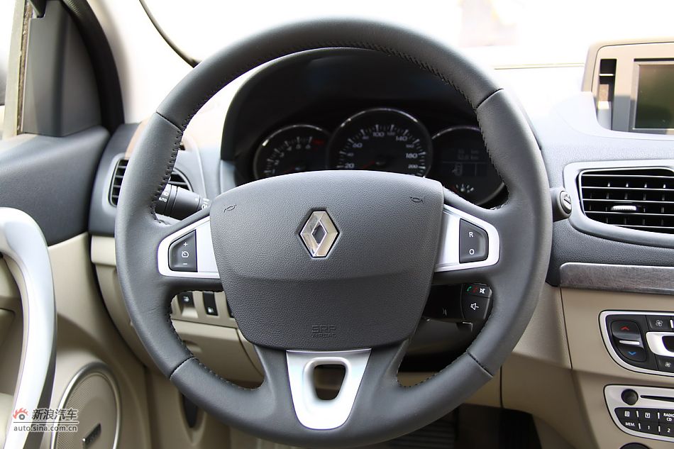 雷诺风朗座椅空间