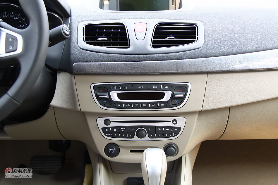 雷诺风朗座椅空间