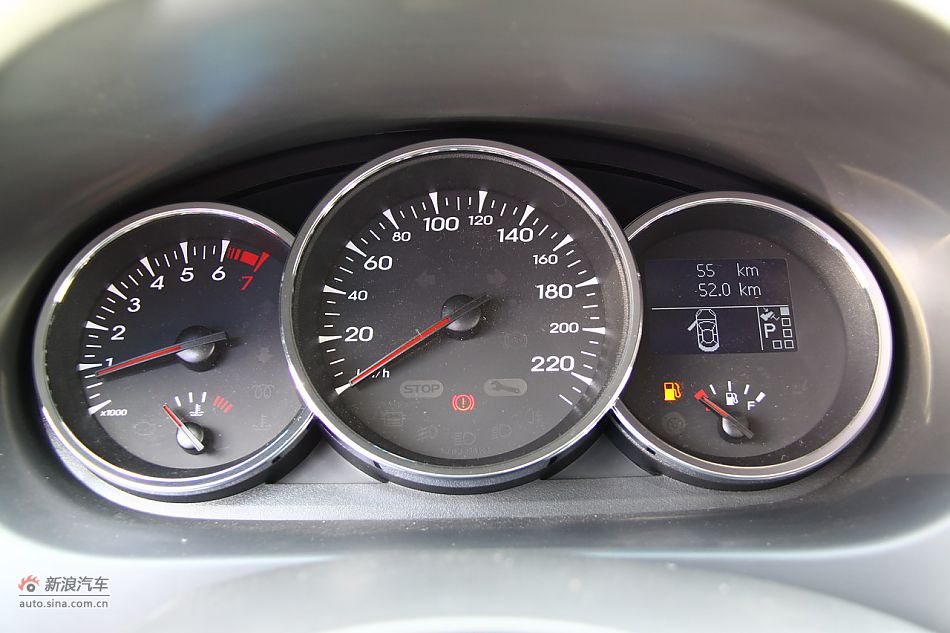 雷诺风朗座椅空间