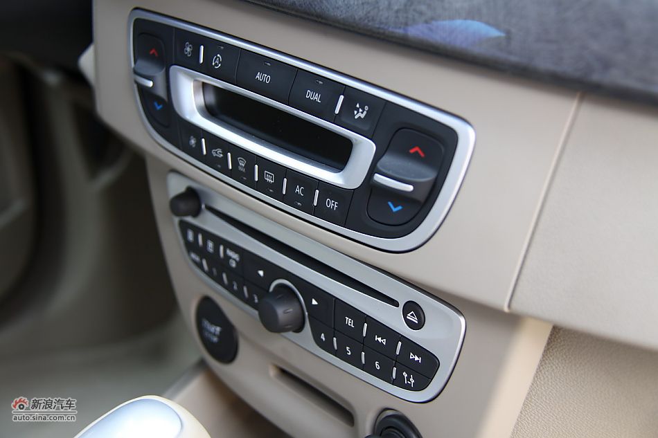 雷诺风朗座椅空间