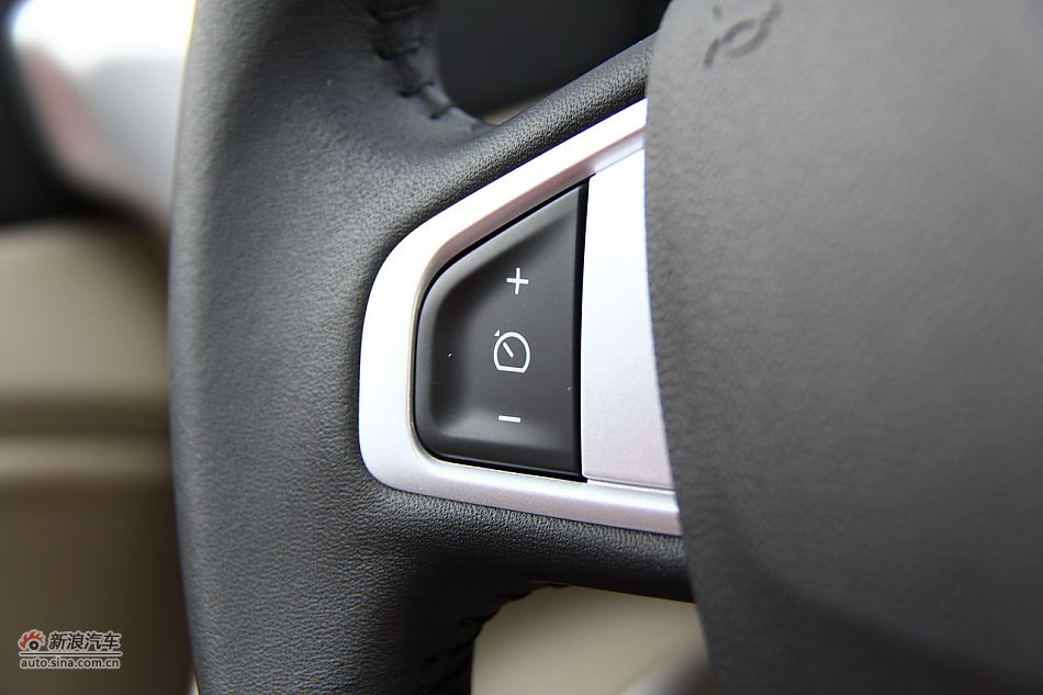 雷诺风朗座椅空间