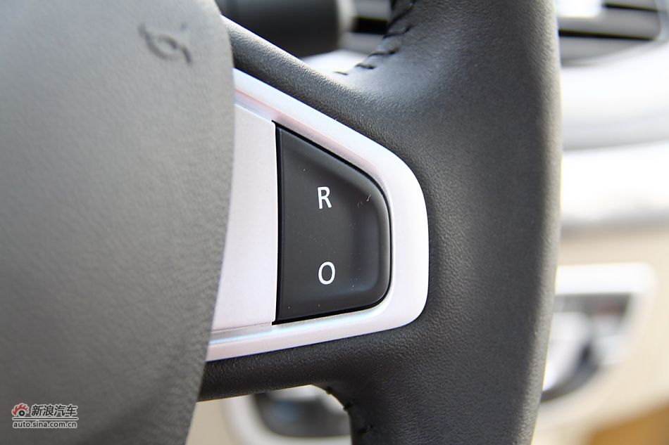 雷诺风朗座椅空间