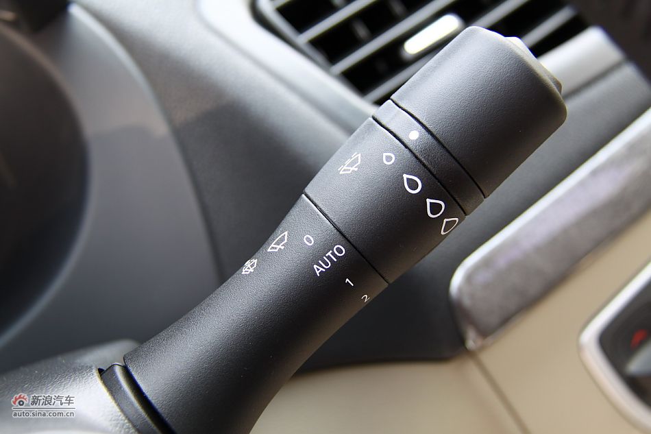 雷诺风朗座椅空间